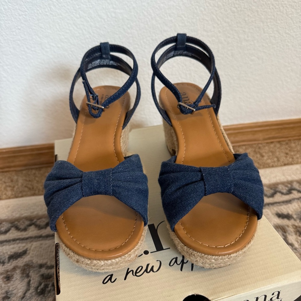 a.n.a Women's Denim Blue Chambray Wedge Espadrille Sandals - Picture 4 of 6